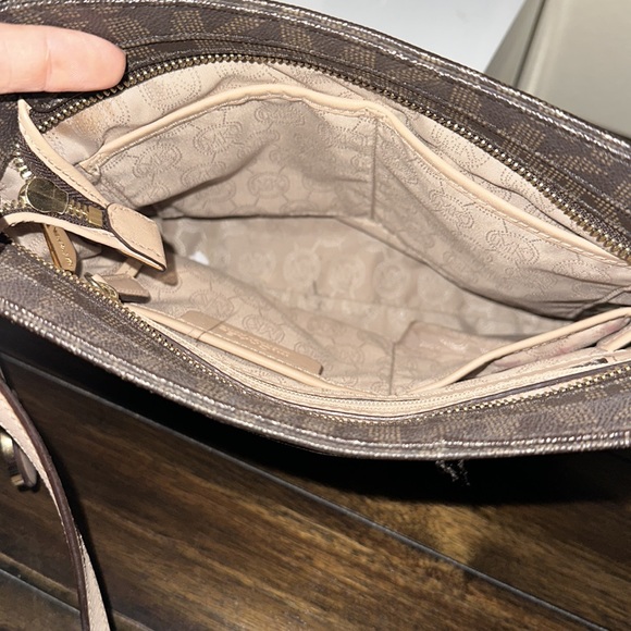 Michael Kors Satchel Monogram - Picture 4 of 4